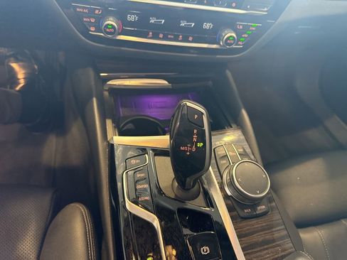 Used 2023 BMW 530i image 25