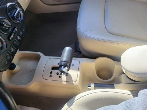 Used 2008 Volkswagen Beetle SE image 12