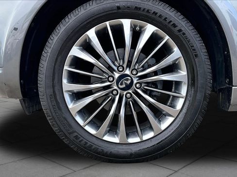 Used 2018 INFINITI QX80 2WD w/ Deluxe Technology Package image 11