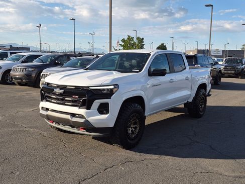 Used 2024 Chevrolet Colorado Z71 w/ Z71 Convenience Package 2 AWD/4WD image 11