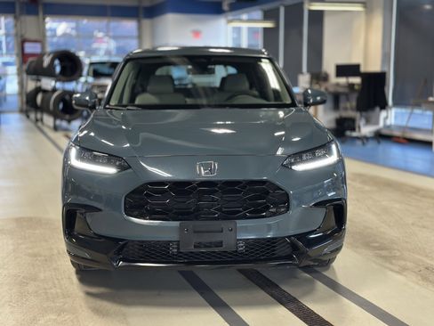 Used 2023 Honda HR-V EX-L image 2