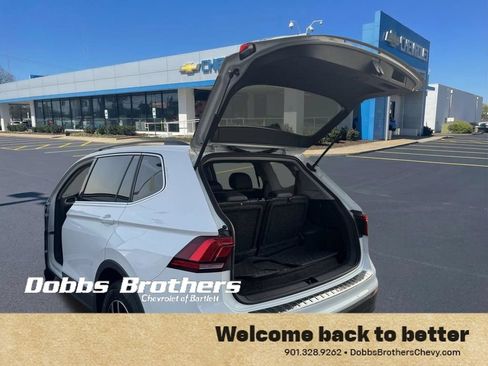 Used 2021 Volkswagen Tiguan SE w/ Panoramic Sunroof Package FWD image 40