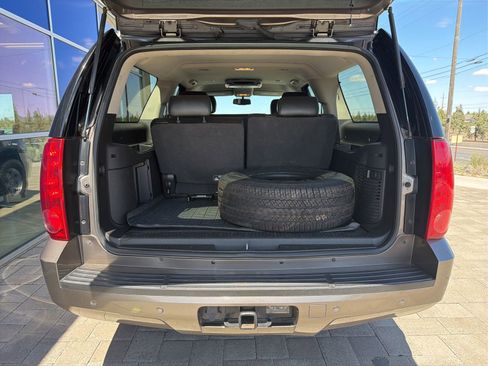 Used 2014 GMC Yukon XL SLT AWD/4WD image 9