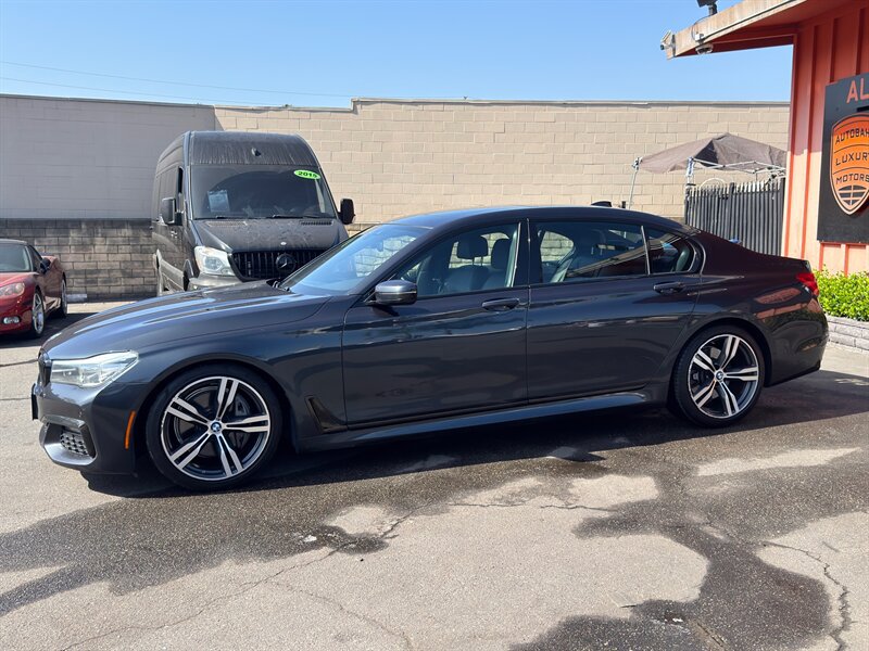 Used 2019 BMW 740i w/ M Sport Package RWD image 4