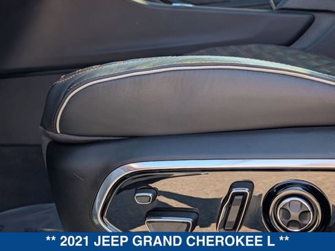 Used 2021 Jeep Grand Cherokee L Summit image 23
