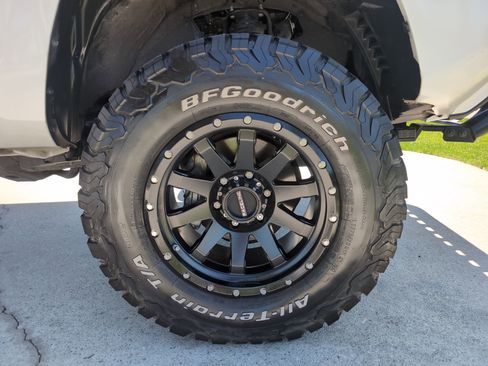 Certified 2023 Toyota Tacoma SR image 13