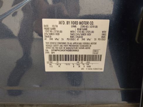 Used 2019 Ford Edge Titanium w/ Equipment Group 301A FWD image 33