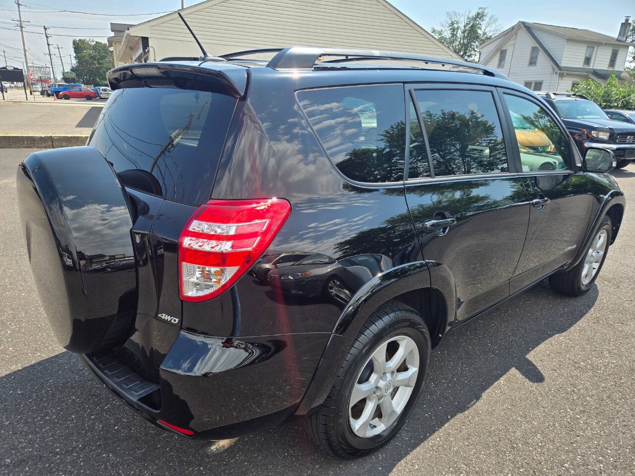 Used 2011 Toyota RAV4 Limited w/ Limited Extra Value Pkg AWD/4WD image 6
