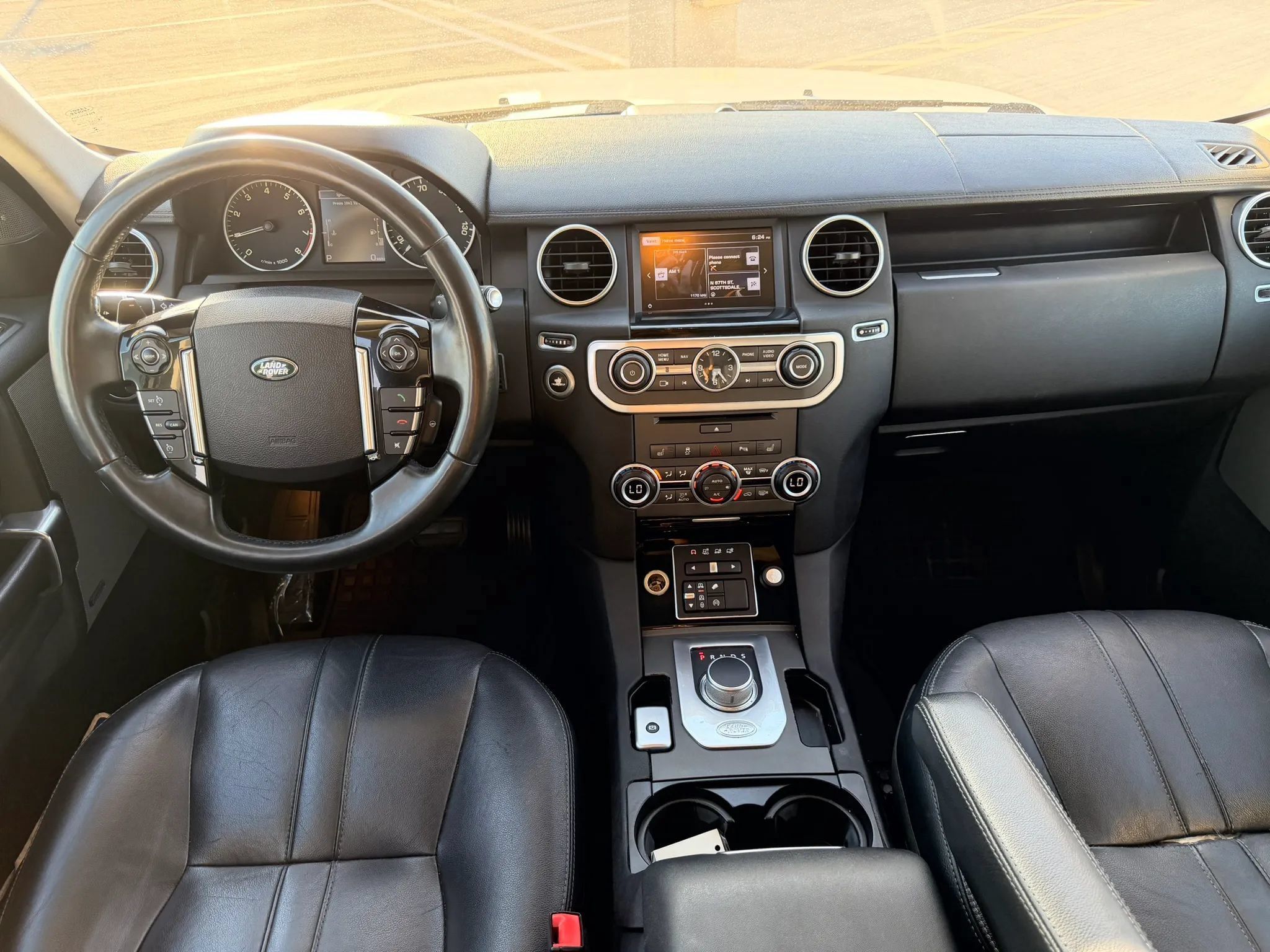 Used 2016 Land Rover LR4 HSE Silver Edition AWD/4WD image 9