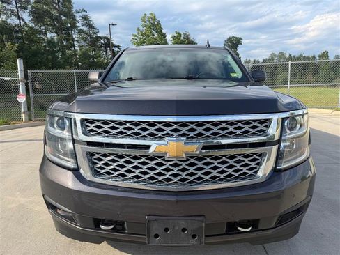 Used 2017 Chevrolet Suburban LT w/ LT Signature Package AWD/4WD image 10