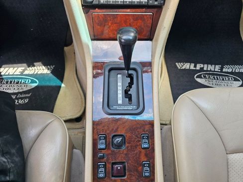 Used 1994 Mercedes-Benz E 320 Convertible image 13