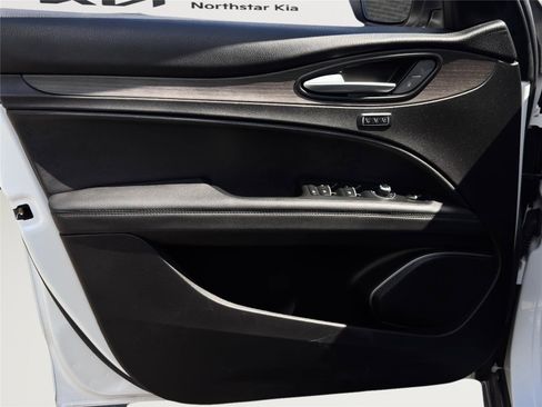 Used 2022 Alfa Romeo Stelvio Ti image 22