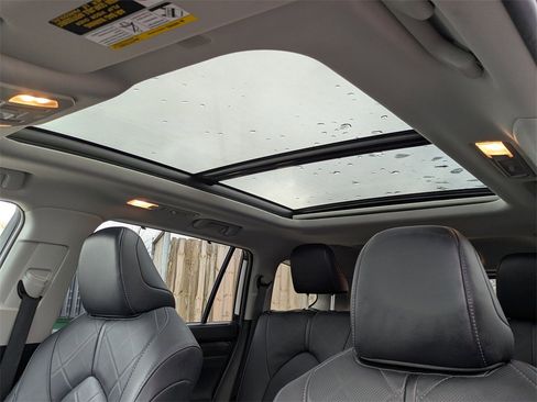 Used 2021 Toyota Highlander Platinum image 12