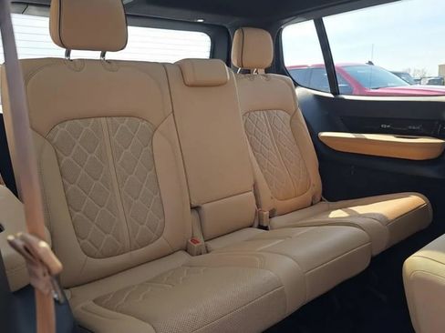 Used 2022 Jeep Grand Wagoneer Series III AWD/4WD image 12