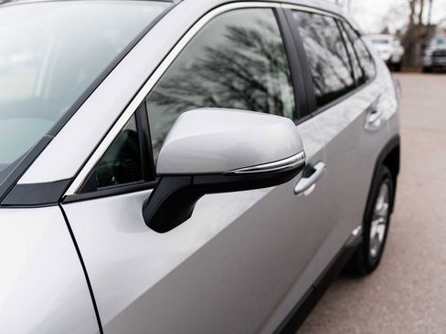 Used 2025 Toyota RAV4 XLE w/ Convenience Package image 7