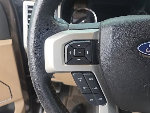 Used 2017 Ford F250 Lariat image 6