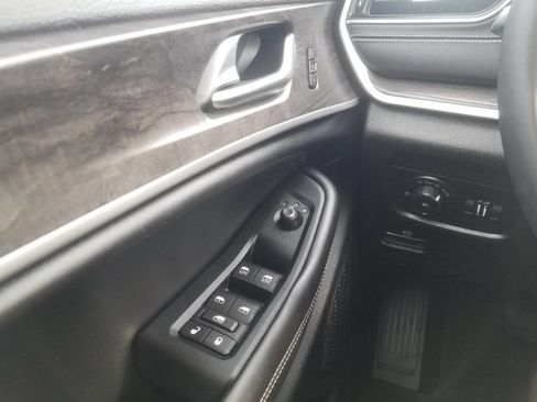 Certified 2024 Jeep Grand Cherokee Limited image 29