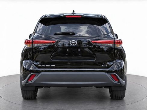 Used 2026 Toyota Highlander XLE AWD/4WD image 6