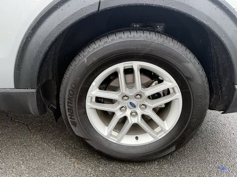 Used 2025 Ford Explorer Active image 13