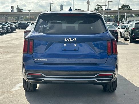 Used 2023 Kia Sorento S FWD image 5
