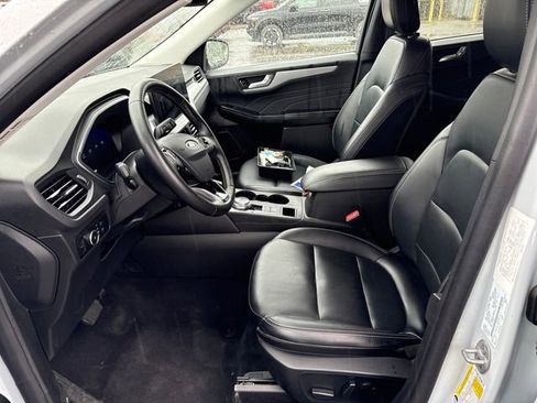 Used 2025 Ford Escape Platinum AWD/4WD image 7