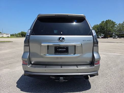 Used 2023 Lexus GX 460 Luxury w/ Sport Design Package AWD/4WD image 4