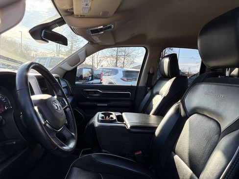 Used 2019 RAM 1500 Laramie image 12