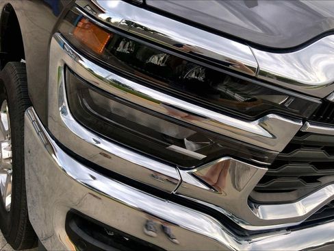 Used 2025 RAM 2500 Big Horn AWD/4WD image 27