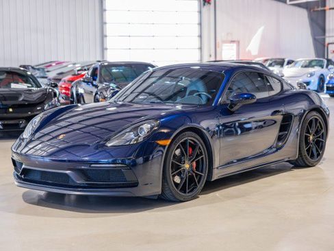 Used 2018 Porsche 718 Cayman GTS image 2