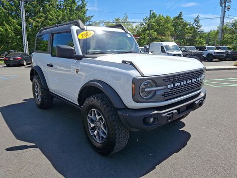 Certified 2025 Ford Bronco Badlands AWD/4WD image 3