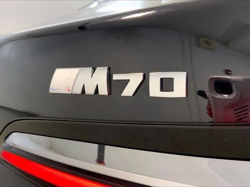 Used 2024 BMW i7 M70 AWD/4WD image 9