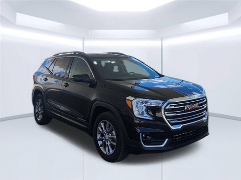 Used 2024 GMC Terrain SLT AWD/4WD image 3
