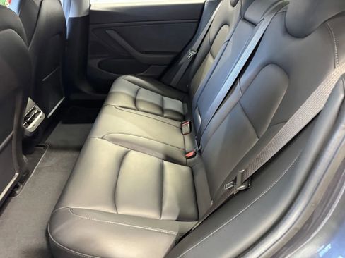 Used 2018 Tesla Model 3 Long Range image 10