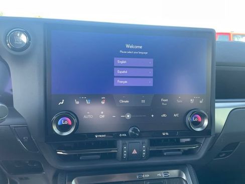 Used 2024 Lexus GX 550 w/ Accessory Package (Z1) AWD/4WD image 9
