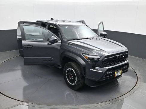 Used 2025 Toyota Tacoma TRD Off-Road w/ TRD Off Road Upgrade Package image 29