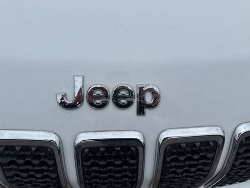 Used 2020 Jeep Cherokee Limited image 11
