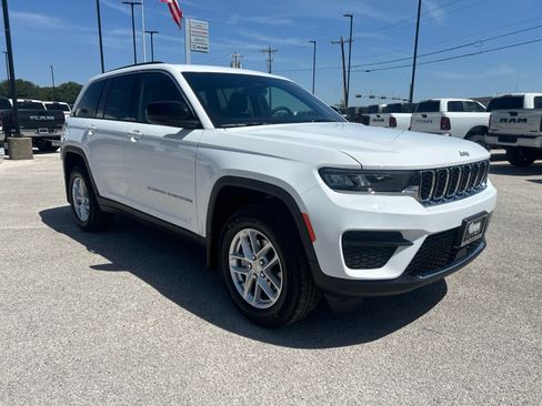New 2026 Jeep Grand Cherokee Laredo RWD image 7