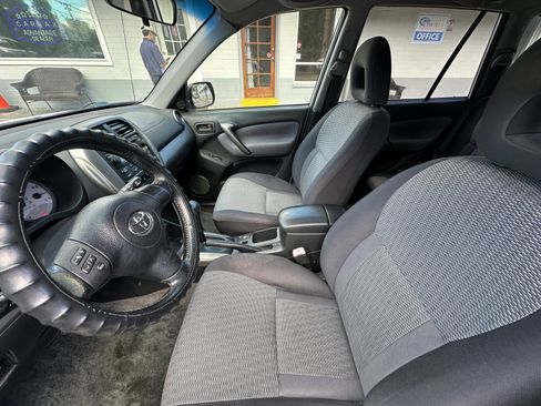 Used 2004 Toyota RAV4 2WD image 12