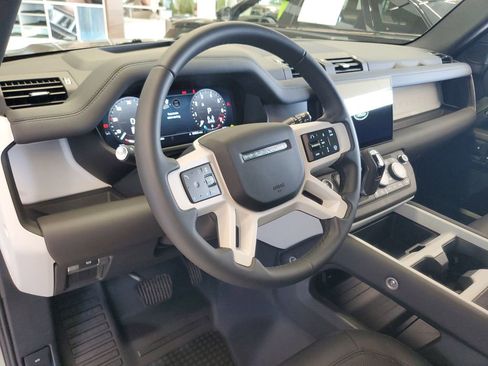 Certified 2025 Land Rover Defender 130 X-Dynamic SE AWD/4WD image 13