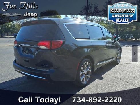 Used 2020 Chrysler Pacifica Limited w/ Tire & Wheel Group image 9