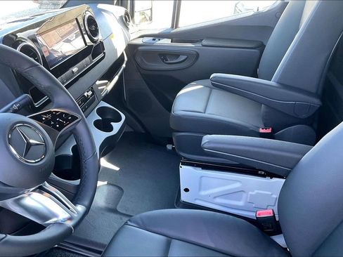 New 2026 Mercedes-Benz Sprinter 2500 image 7