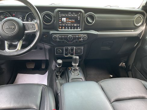 Used 2022 Jeep Wrangler Unlimited Sahara w/ Cold Weather Group AWD/4WD image 12