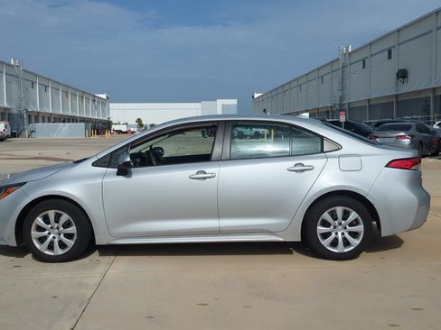 Used 2024 Toyota Corolla LE FWD image 8