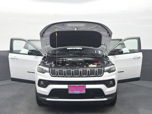 Used 2025 Jeep Compass Limited AWD/4WD image 36