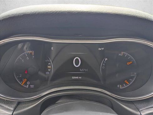 Used 2022 Jeep Grand Cherokee Laredo X RWD image 9