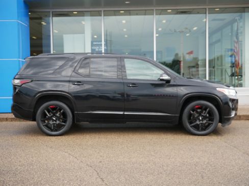 Certified 2021 Chevrolet Traverse Premier w/ Redline Edition image 2