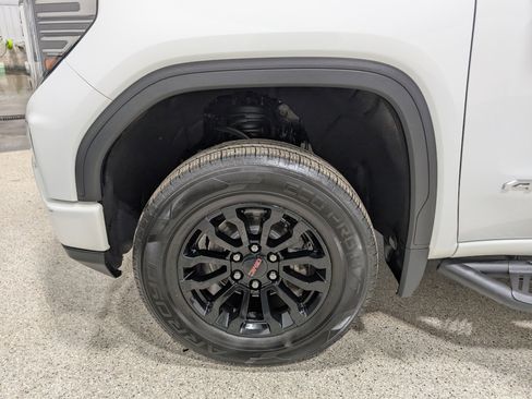 Used 2023 GMC Sierra 1500 AT4X AWD/4WD image 12