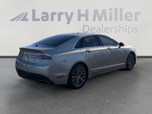 Used 2017 Lincoln MKZ Select w/ Select Plus Package FWD image 5
