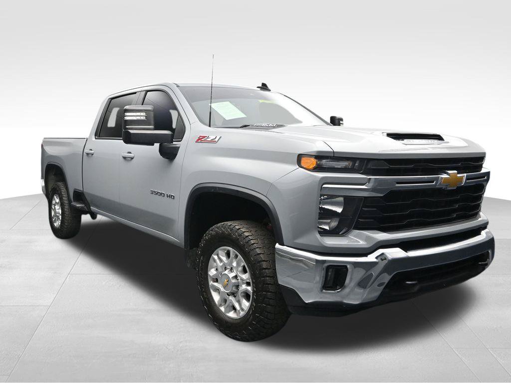 Used 2024 Chevrolet Silverado 3500 LT w/ Safety Package AWD/4WD image 7