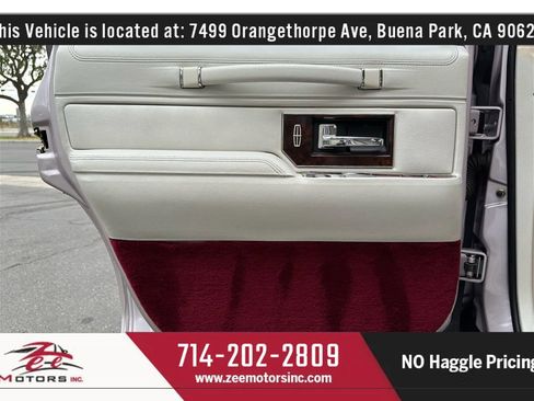 Used 1992 Lincoln Town Car Signature image 49